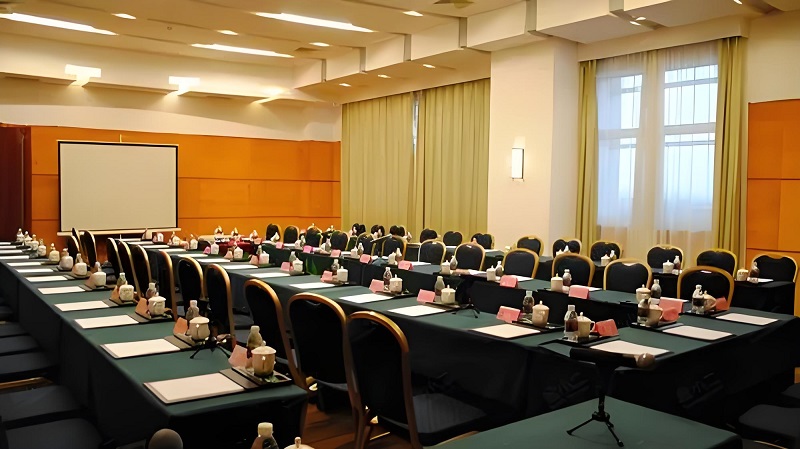 专业会议服务应对各类挑战，定制化策略满足客户需求