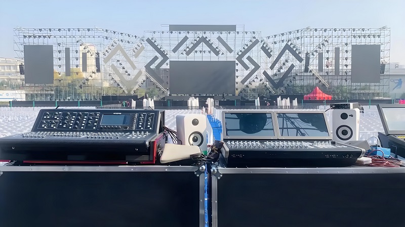 润驿广告 —— 金秋盛宴，启航户外广告新篇章